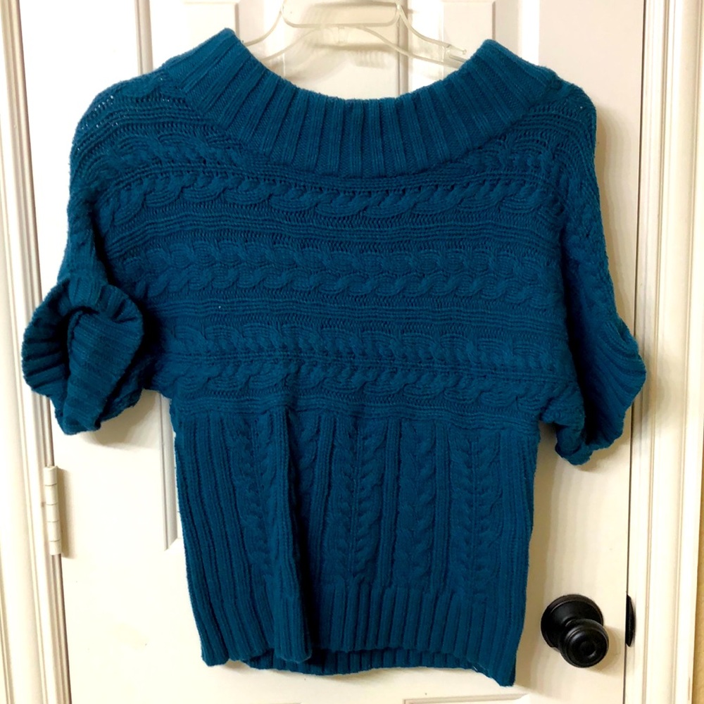 Teal short sleeved scoop neck sweater